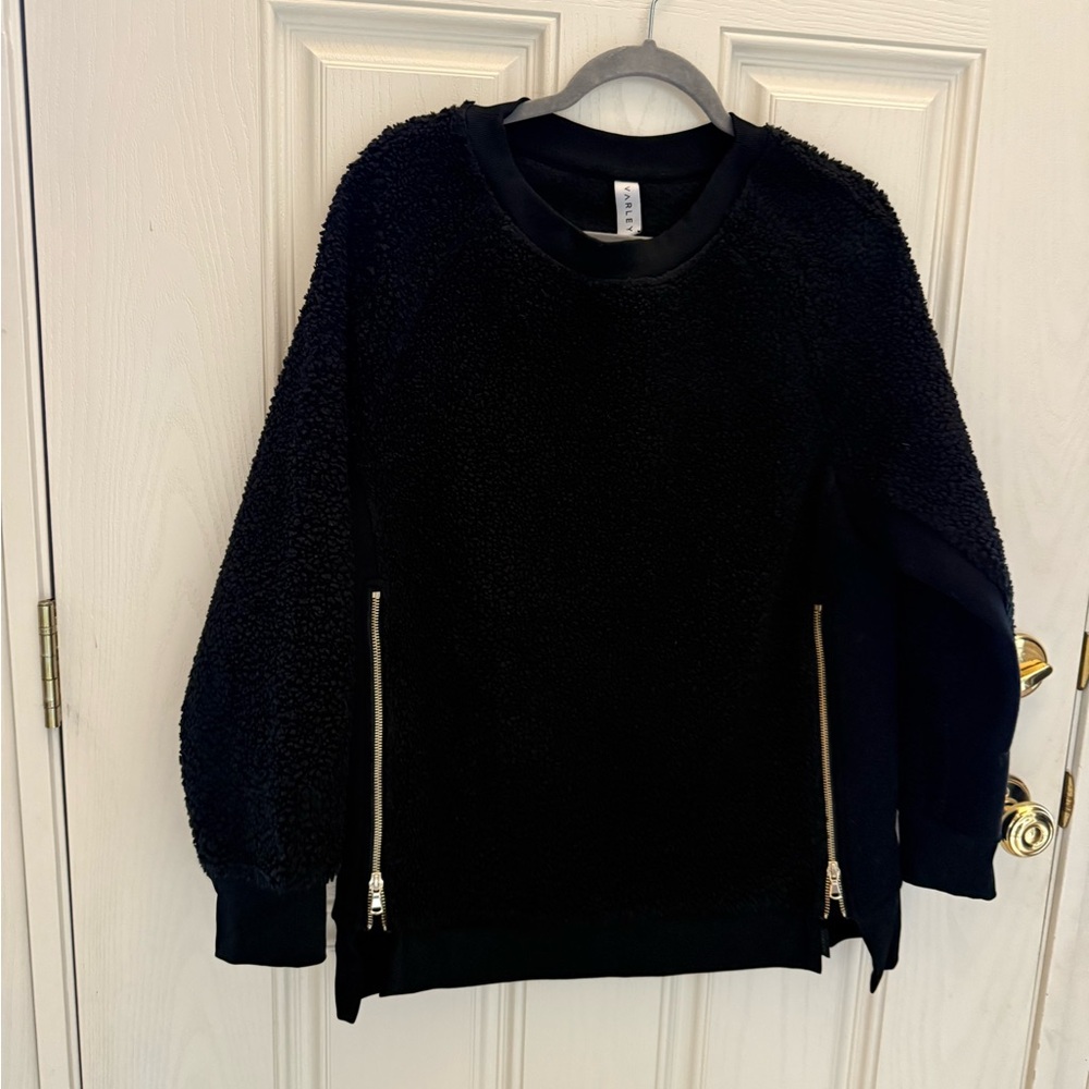 Varley Oakden Sherpa pullover with zippers